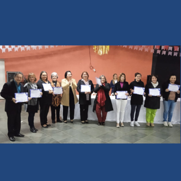 Espaço Qualifica conclui cursos e entrega certificados para a primeira turma de 2023