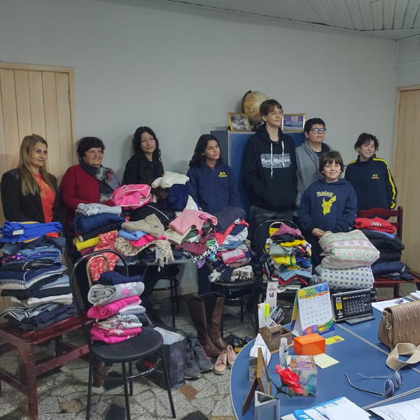 Assistência Social recebe doação de agasalhos do Colégio MVC Objetivo