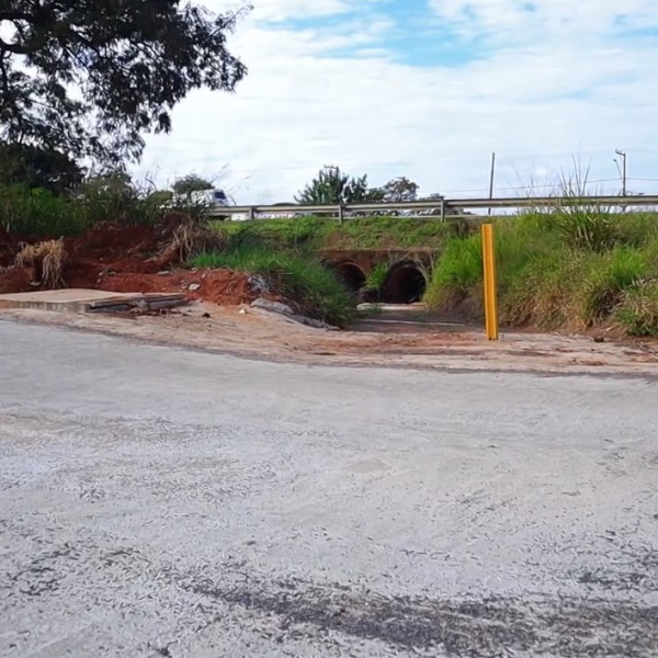 Prefeitura realiza melhorias no sistema de captação de águas pluviais no Lina Leuzzi; VEJA VÍDEO