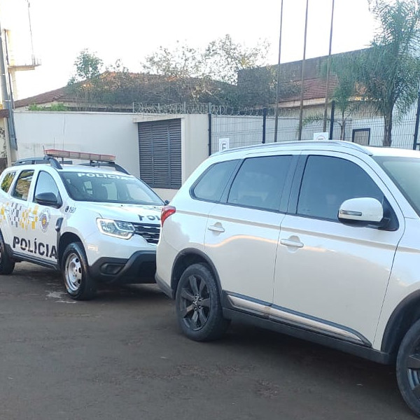 Polícia Militar Rodoviária prende indivíduo com veículo roubado