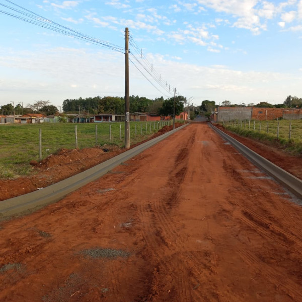 Realizados serviços de terraplanagem e construção de guias e sarjetas na Barra Funda