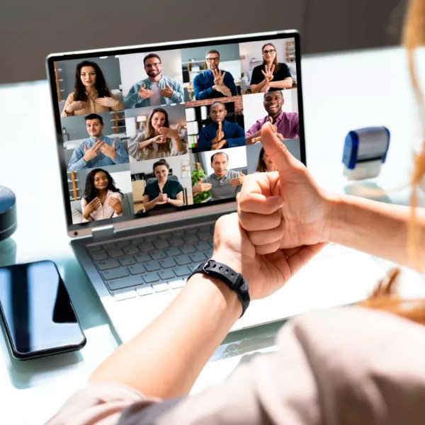 Governo de SP abre inscrições para curso on-line de Libras