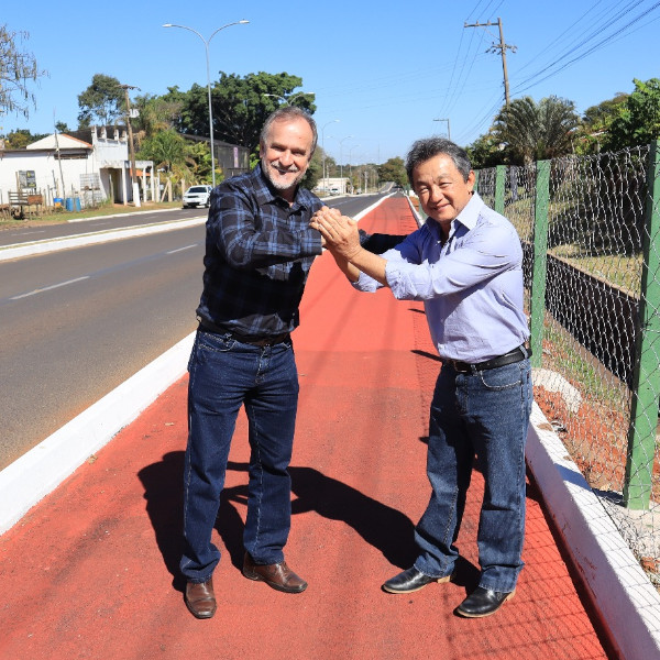 Prefeito Antian recepciona deputado Dalben, visita Ciclovia e entrega pedidos para Paraguaçu