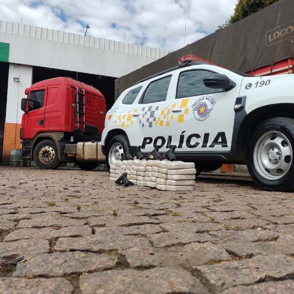 Apreendido carregamento de cocaína e pistolas contrabandeadas; VEJA VÍDEO