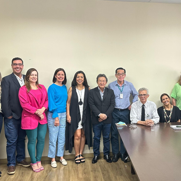 Prefeito Antian integra comitiva na luta por reativação de serviços no Hospital Regional de Assis
