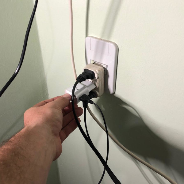 Energisa alerta sobre riscos de sobrecarga no uso inadequado de equipamentos eletrônicos 