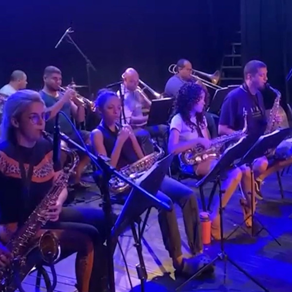 Espetáculo Lyra & Eles, em homenagem ao Dia dos Pais, será hoje, sábado, no Cine Teatro; VEJA VÍDEO