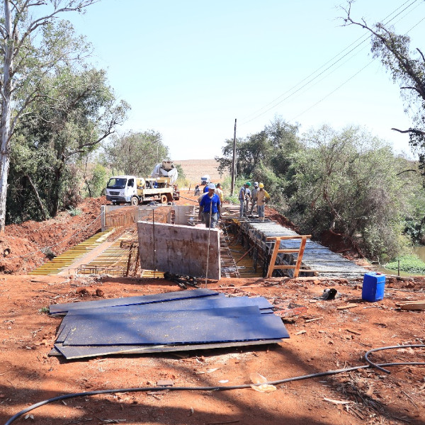 Ponte de Roseta começa a ser concretada 