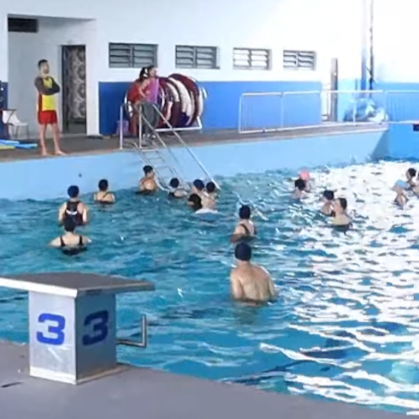 Aulas de hidroginástica na Piscina Municipal tem mudado a vida dos participantes