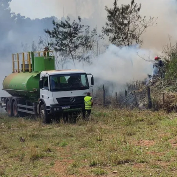 Incêndio atinge área de 4 mil hectares entre Tupã e Bastos; fogo consumiu pastagem e apiário