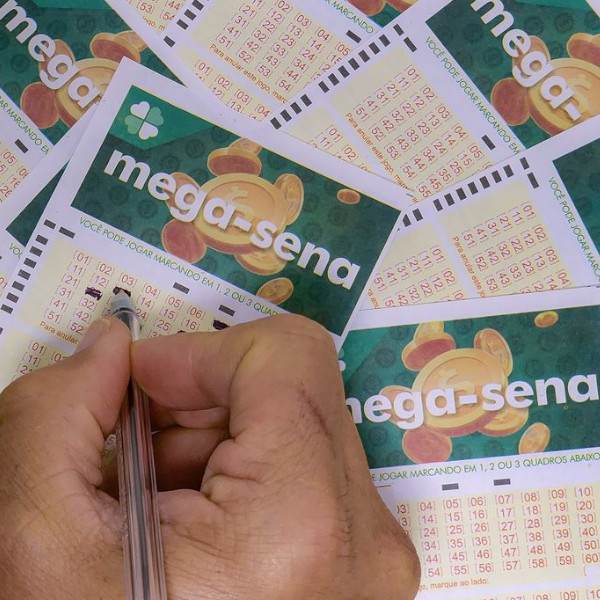 Mega-Sena acumula e próximo prêmio é estimado em R$ 9 milhões