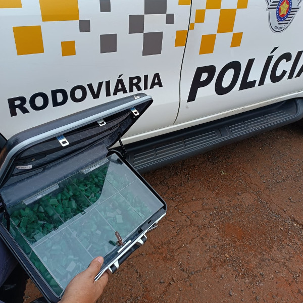 Polícia Militar Rodoviária apreende mais de 3 quilos de pedras preciosas avaliadas em R$ 3 milhões