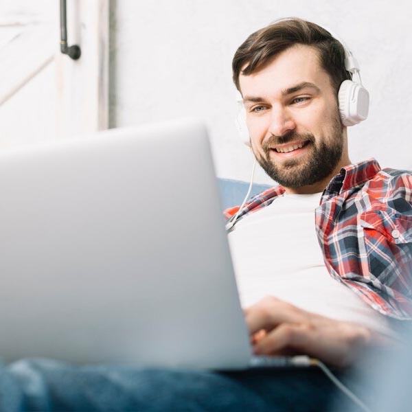 Quais empregos podem ser encontrados em um cassino online?