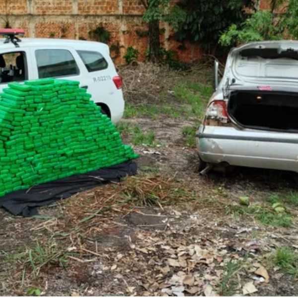 Polícia Rodoviária apreende carro abandonado com mais de meia tonelada de maconha