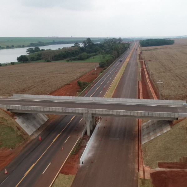 Entrevias executa obras finais da duplicação da SP-333 em Florínea