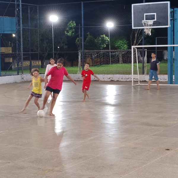 Prefeitura Municipal substitui refletores na Quadra de Esportes da Vila Gammon