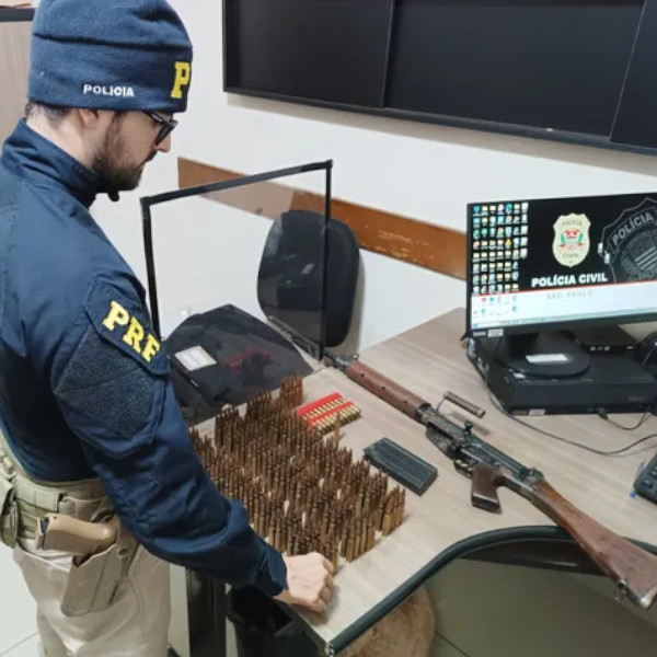 Polícia apreende mais de quatro toneladas de maconha, fuzil e mais de 300 munições