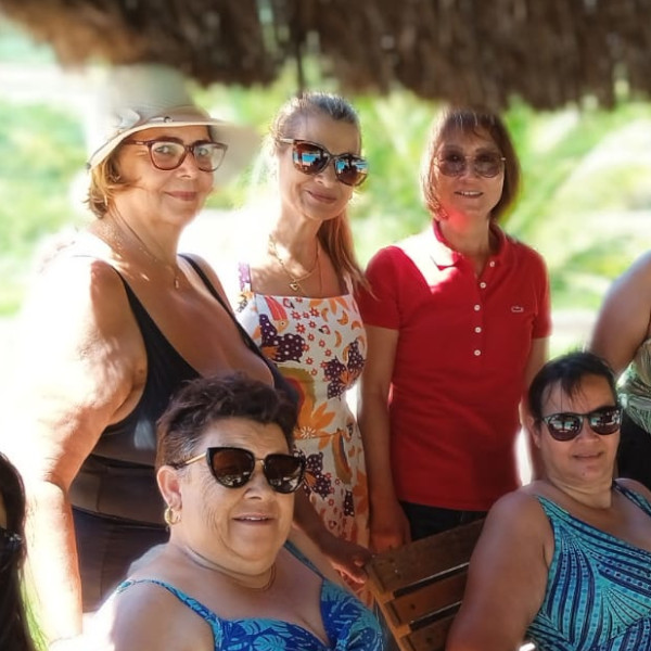 Integrantes dos grupos de Fortalecimento de Vínculos dos CRAS participam de confraternização