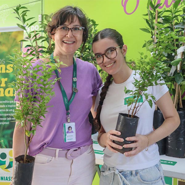 Plante 1 Árvore - Instituto UniAssis entrega mudas de árvores frutíferas