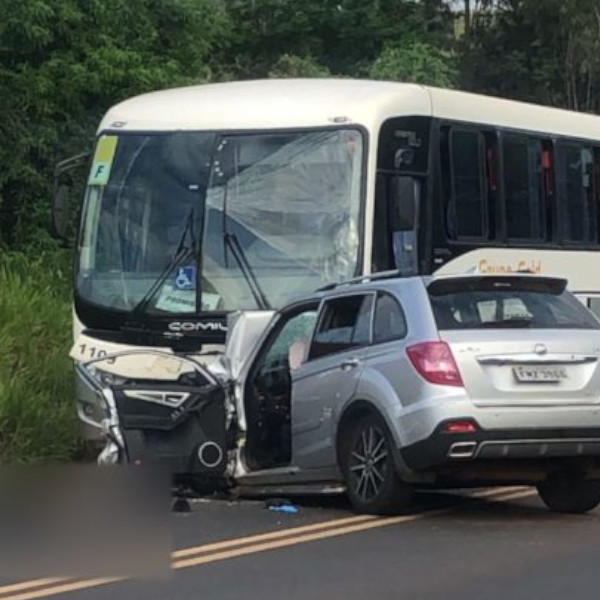 Motorista morre após bater carro de frente com ônibus na região de Paraguaçu Paulista
