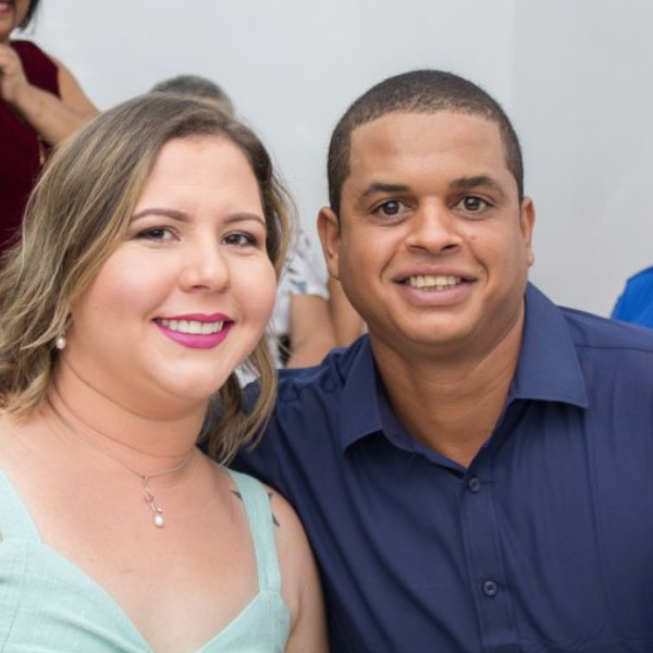 Homem mata mãe e filha a facadas na região