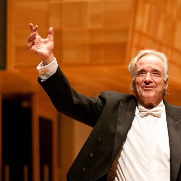 O pianista e maestro João Carlos Martins se apresentará no Teatro Municipal de Assis, dia 9