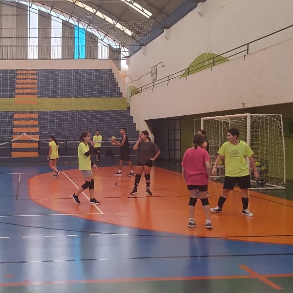 Departamento de Esporte e Lazer abre inscrições para Escolinha de Voleibol Misto