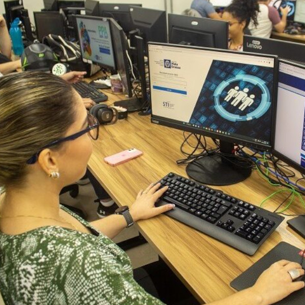 Servidores estaduais de SP têm até março para fazer o recadastramento digital