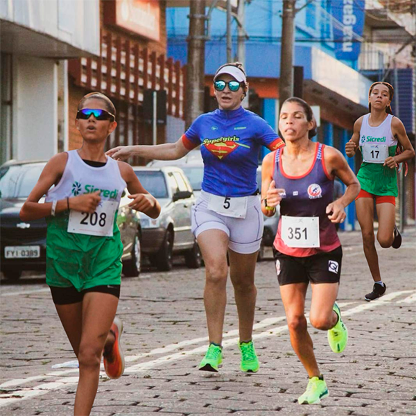 Mulheres brilham na Corrida Pedestre Paraguaçu Run 5k