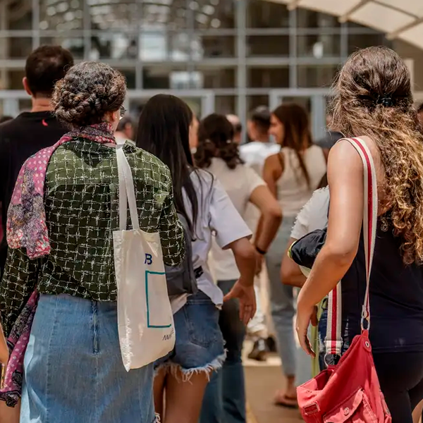 Pedidos de isenção da taxa do Enem podem ser feitos até sexta-feira