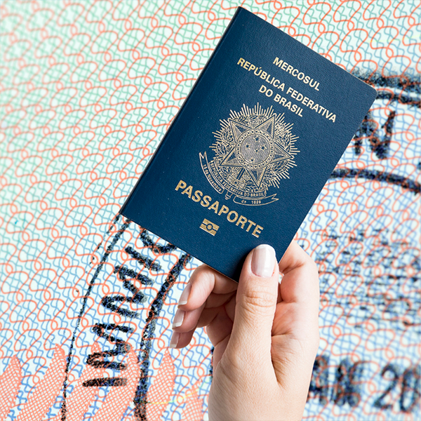 Governo adia exigência de visto para Austrália, Canadá e EUA