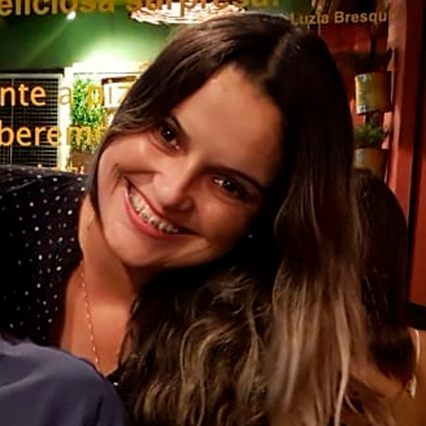 Tania, que seu dia seja tão luminoso quanto sua presença e repleto de felicidade