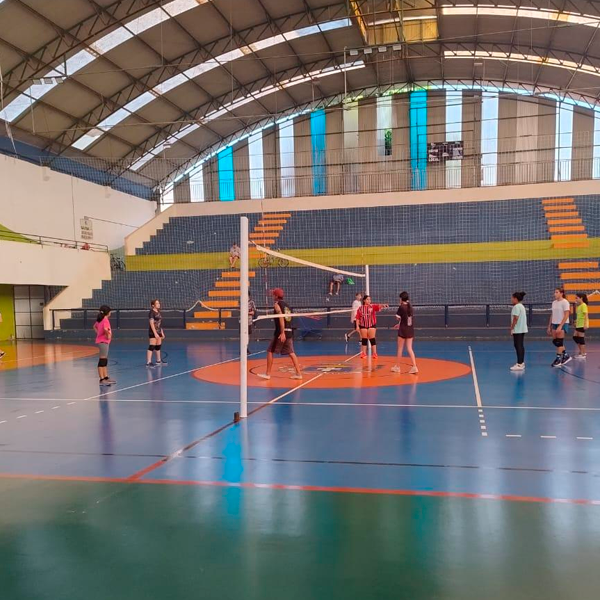 Segunda-feira: dia ideal para iniciar no voleibol em Paraguaçu Paulista