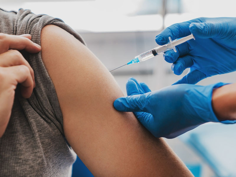 Vacinação contra a dengue para pessoas de 10 a 14 anos já está disponível em Paraguaçu