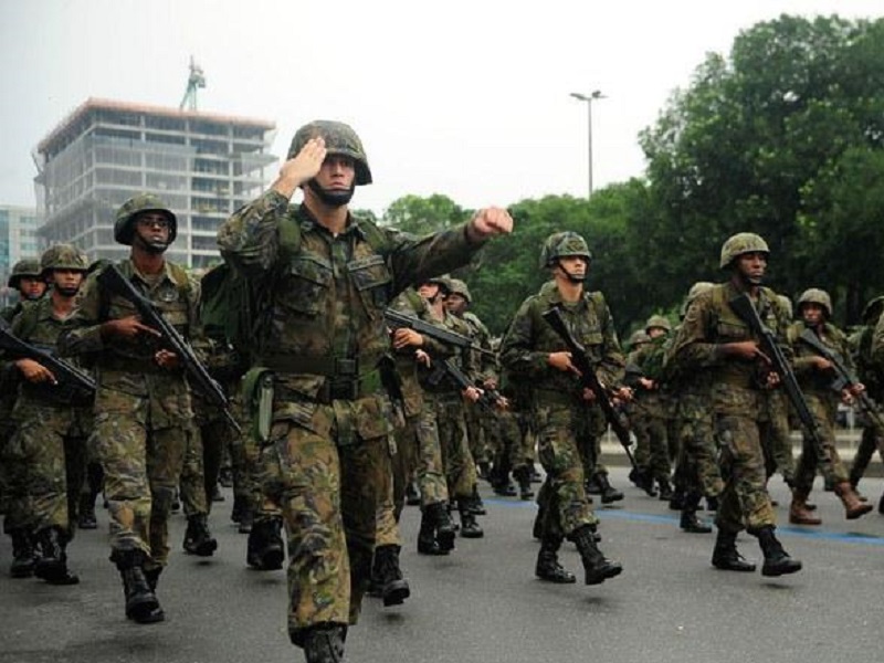Jovens que completam 18 anos em 2024 tem até 30/06 para fazer o alistamento militar