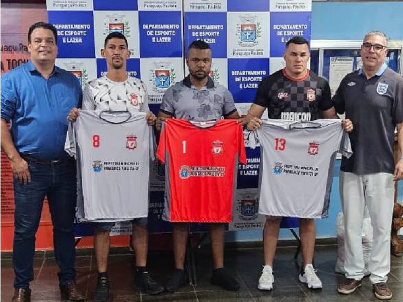 Uniformes esportivos são entregues em Paraguaçu Paulista