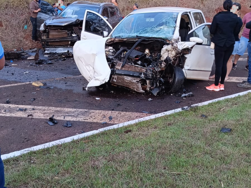 Dois veículos se envolvem em grave acidente na Avenida Benedito Pires, em Assis