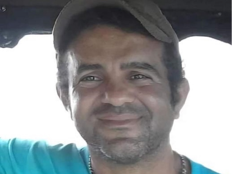 Indiciado pela morte de Batista se apresenta à polícia e fica preso