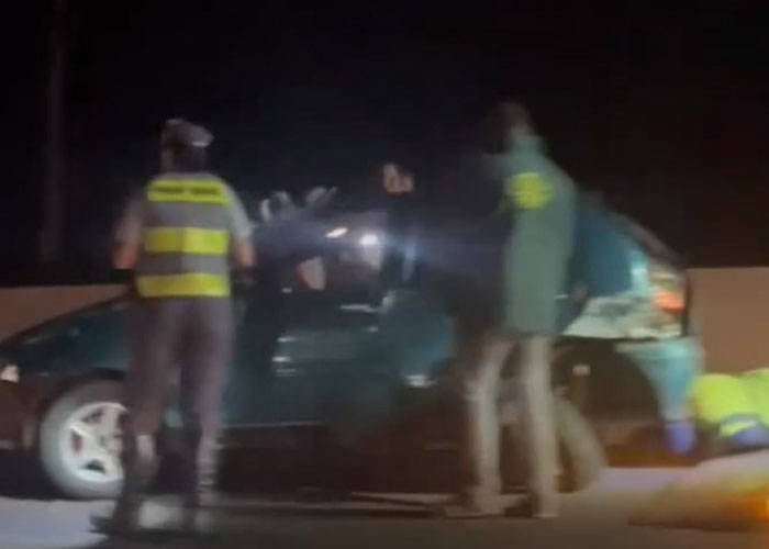Colisão entre dois veículos causa capotamento e deixa um ferido na região