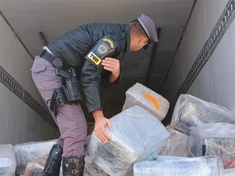 Polícia Rodoviária apreende duas toneladas de maconha em carreta em Palmital