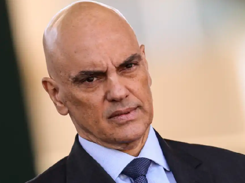Moraes determina desbloqueio do X no Brasil