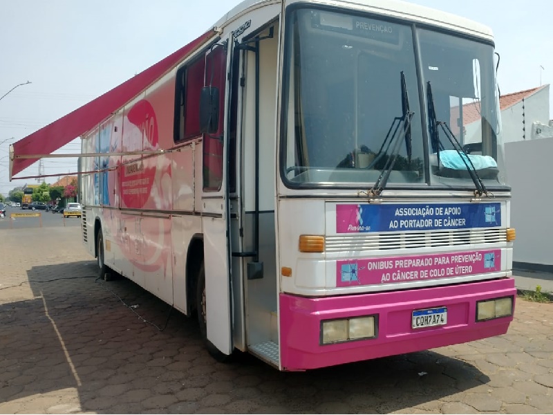 Ônibus de coleta de exames preventivos atende mulheres em Paraguaçu Paulista