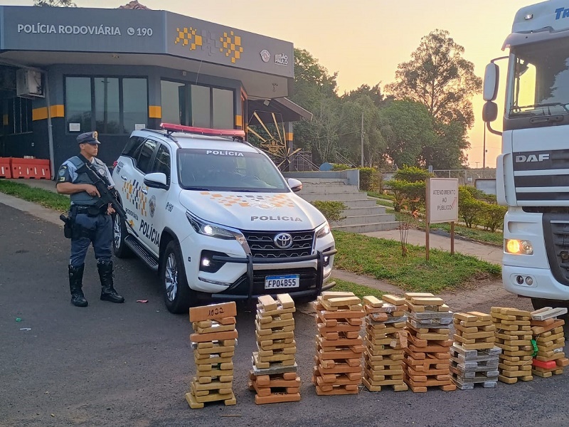Carga de mais de 190 quilos de maconha é apreendida em Maracaí