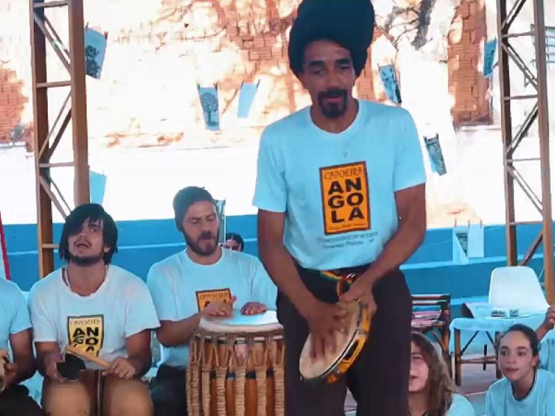 Escola Municipal Cléia Caçapava Silva promove Mostra Cultural com exposição e roda de capoeira