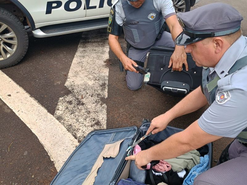 Passageiras de ônibus são presas por posse de cocaína em Assis