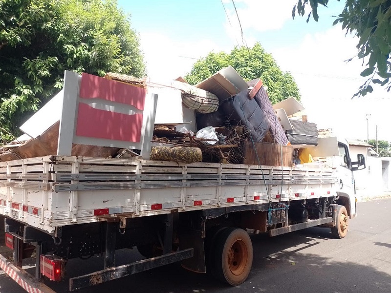 Operação Paraguaçu Contra a Dengue avança com limpeza de materiais acumuladores de água