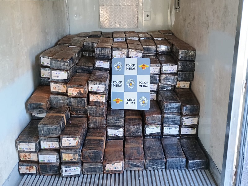 Toneladas de droga estimadas em mais de R$ 10 milhões são apreendidas em Assis
