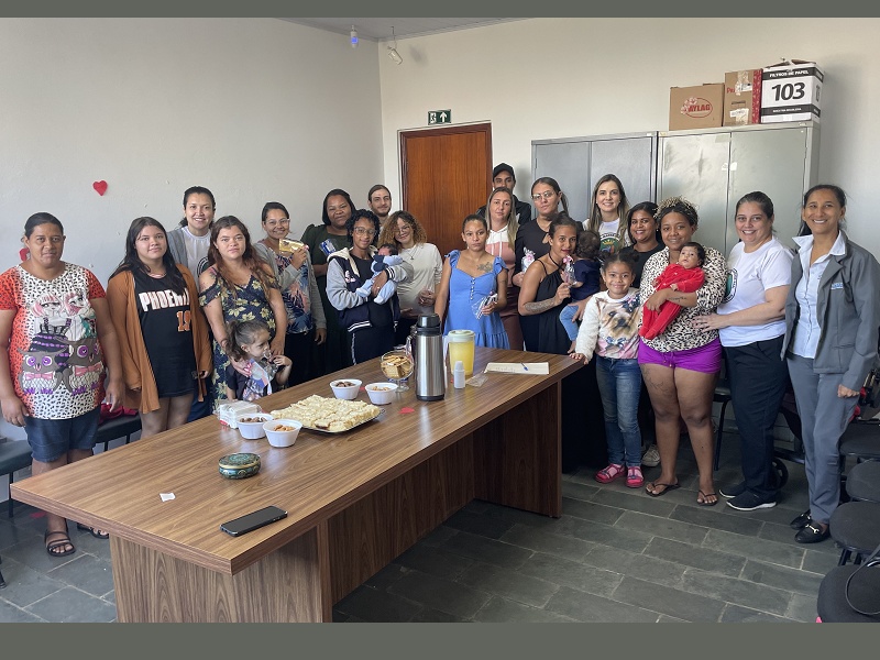 Encontro do Programa Maternidade Real celebra mães e gestantes com roda de conversa e café da manhã