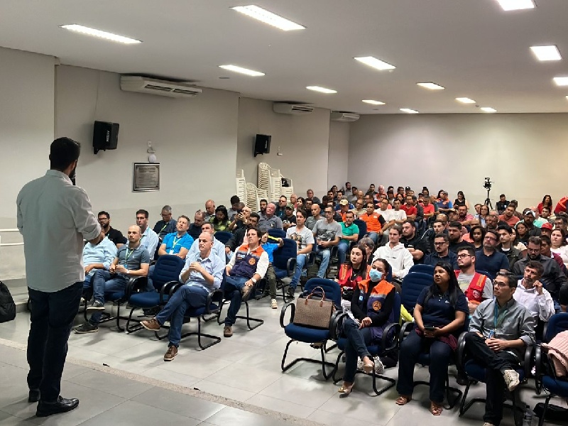 Energisa: Profissionais da construção e autoridades debatem segurança com rede elétrica