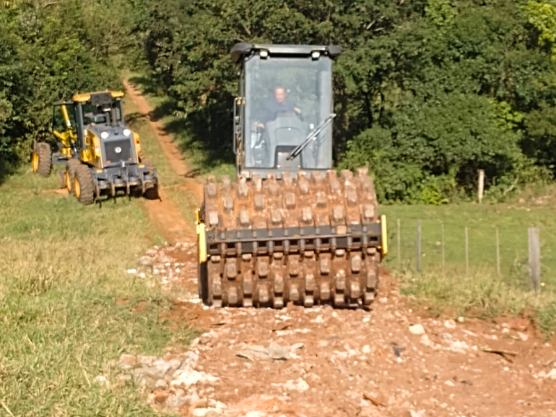 Estrada rural entre o Horto e Sapezal recebe manutenção e ganha melhorias no acesso